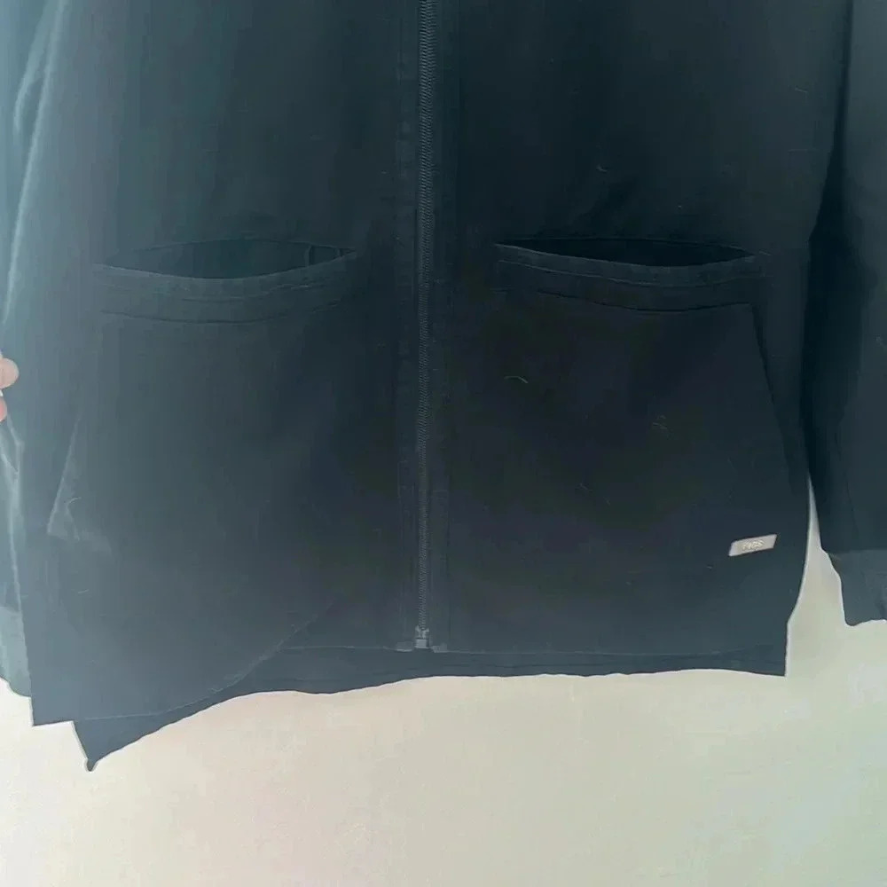 FIGS Bellery Scrub Jacket in Black - Picture 7 of 10